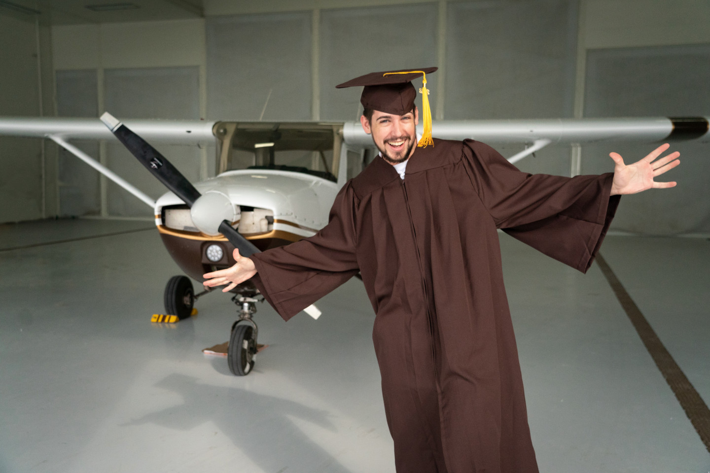 Juggling knives, flying and a busy academic schedule, aviation grad has