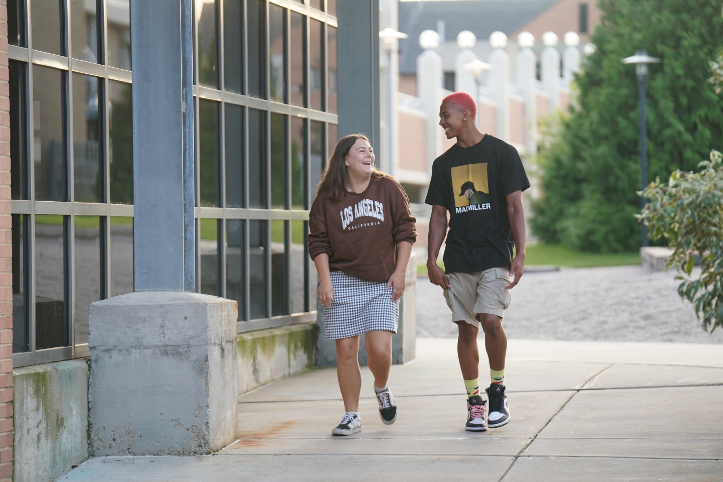 Students walk together on campus.