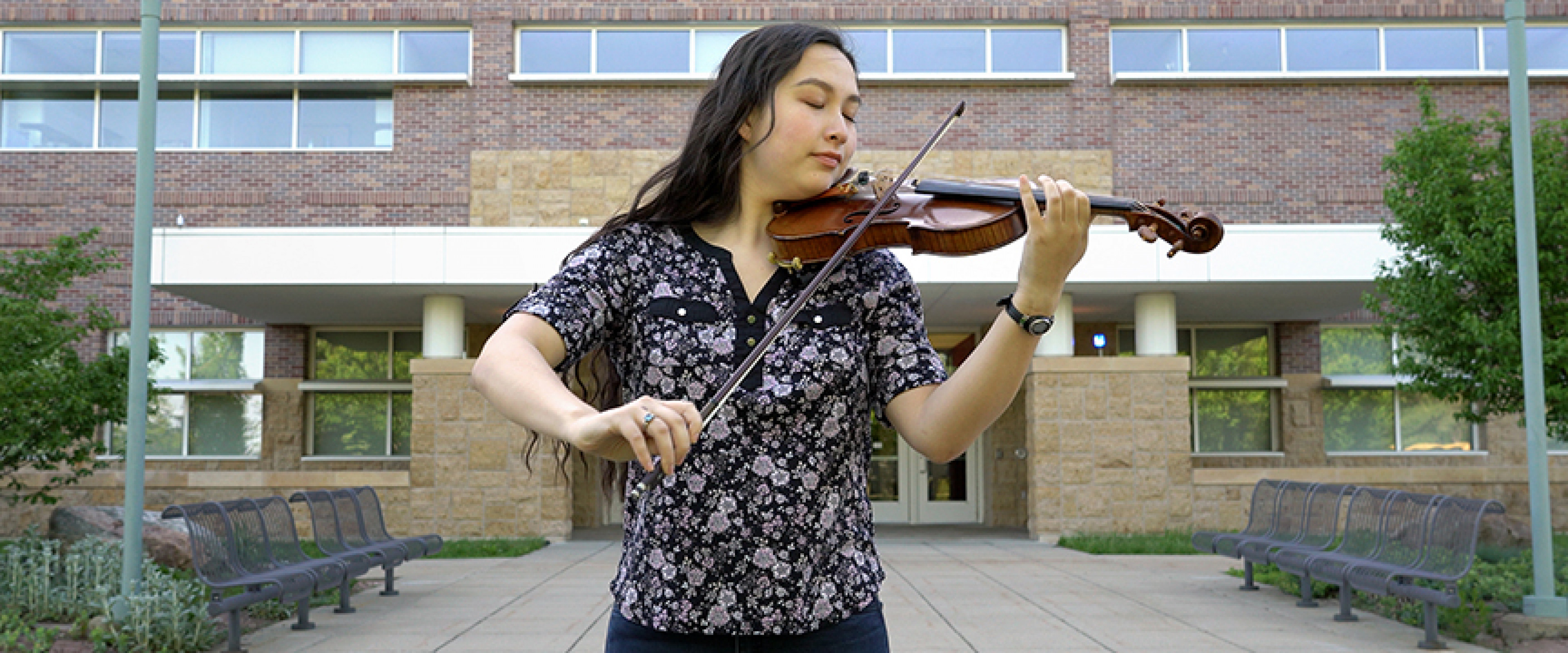 Emily Bosak playing violin.