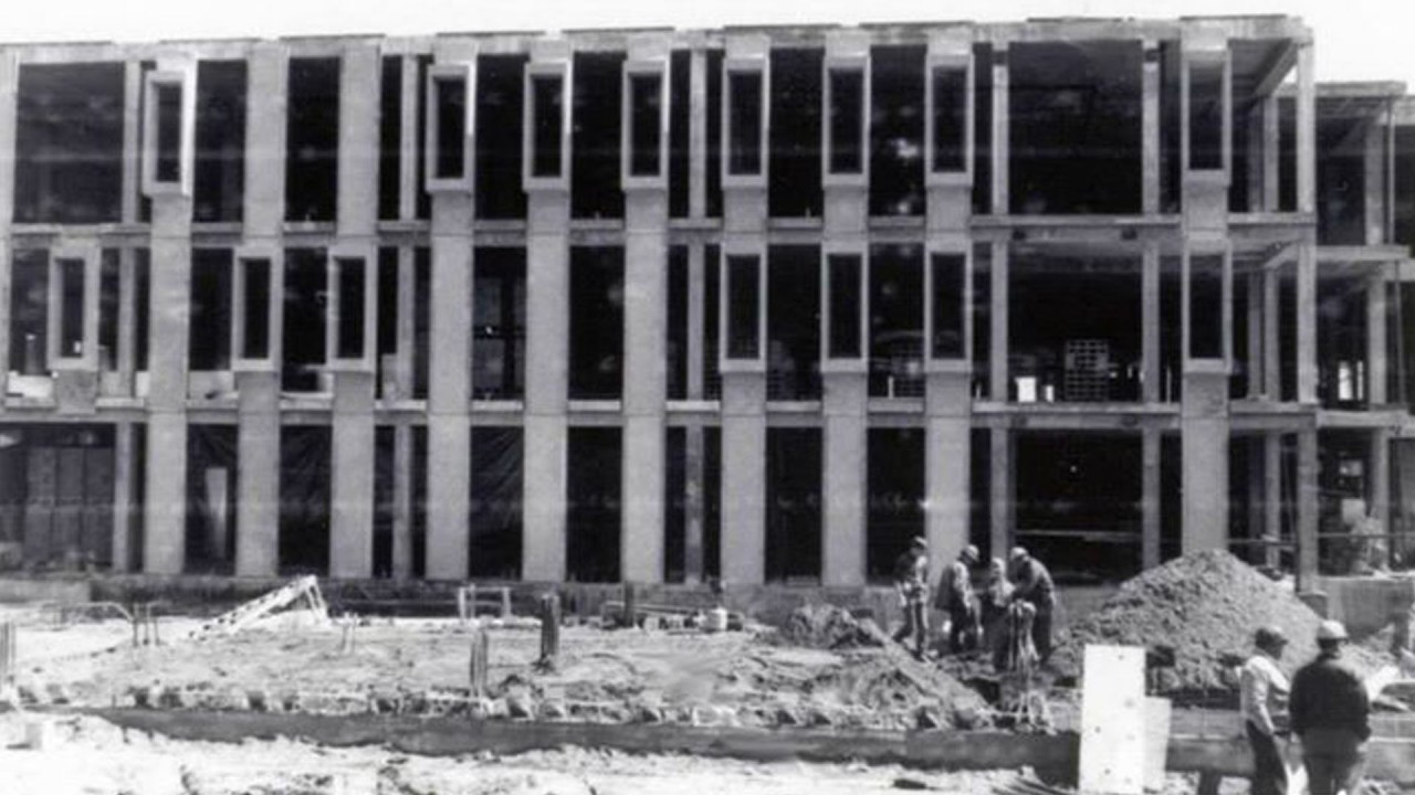 Rood Hall being built in 1969