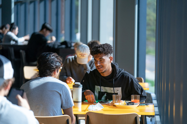 Students enjoying a meal at Valley Dining Center.