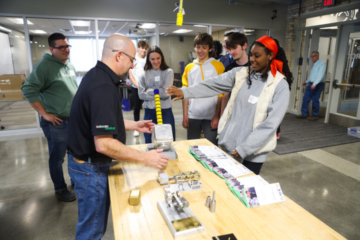 Students tour the AMP Lab at WMU-Grand Rapids